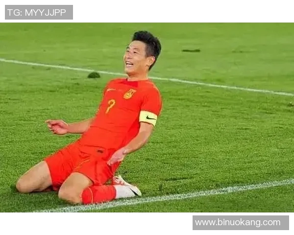 足球明星因半月板问题遭遇职业生涯挑战的背后故事与启示