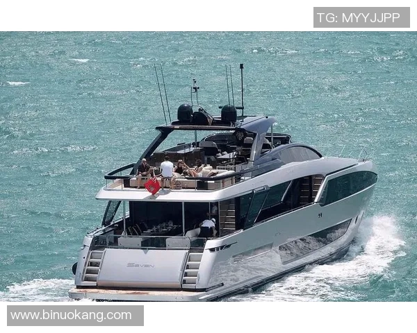 足球明星在豪华游艇上激烈争吵引发热议视频曝光引发球迷关注